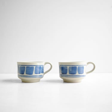 Vintage Pair of Stoneware Ceramic Coffee or Tea Mug Cups in Blue and White, Iron Mountain Huckleberry Cups 