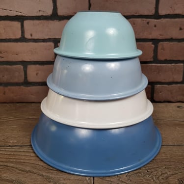 Set of 4 Nesting Pyrex Blue and White Glass Bowls 