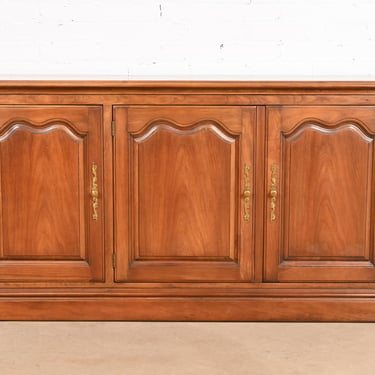 Kindel Furniture French Provincial Louis XV Cherry Wood Sideboard or Bar Cabinet, Circa 1960s