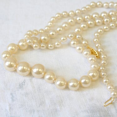 Vintage Graduated Glass Faux Pearl Necklace 