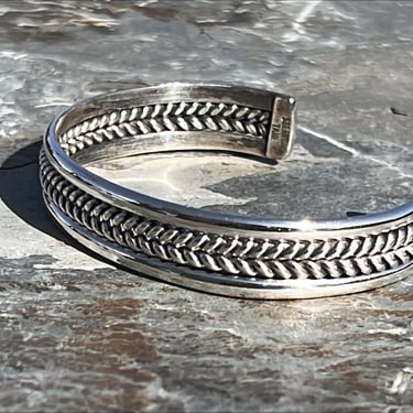 Tahe ~ Vintage Navajo Sterling Silver Cuff Bracelet with Double Braided Center - 6.5 Inch 21 Grams 