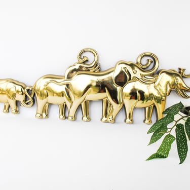 Syroco Elephant wall hanging in gold Made in USA Midcentury 