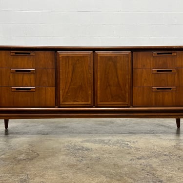 Mid-Century Danish Modern 9-Drawer Dresser / Credenza ~ By United Furniture 