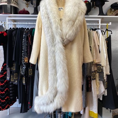 1950s Lilli Ann cream mohair coat with fox fur collar, medium, cocoon, flapper 