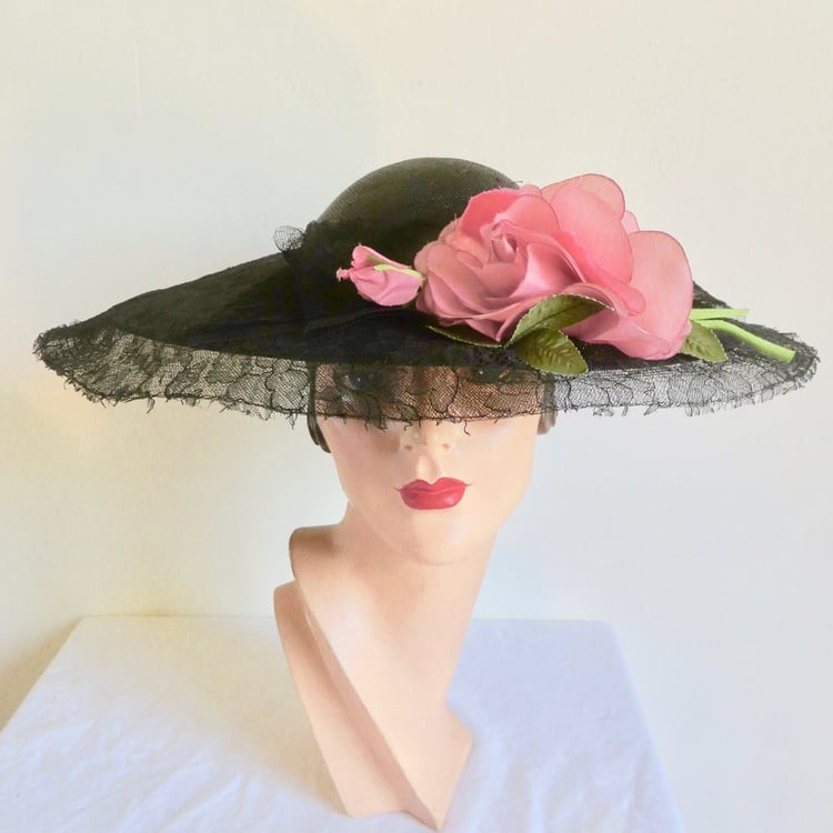 Vintage straw wide brim sun hat dark pink silk flowers cottagecore garden party Vintage Coralie Pink Straw Floral Rose Wide Brim Sun Hat main image 3