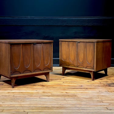 Vintage Pair of Broyhill Brasilia Walnut and Brass Nightstands Side Tables - Mid Century Modern Armoire Chest of Drawers 