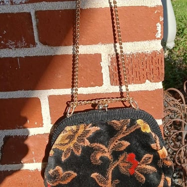 Vintage 60s/ 70s Flower Power Carpet Bag /Adjustable gold Chain / MOD 