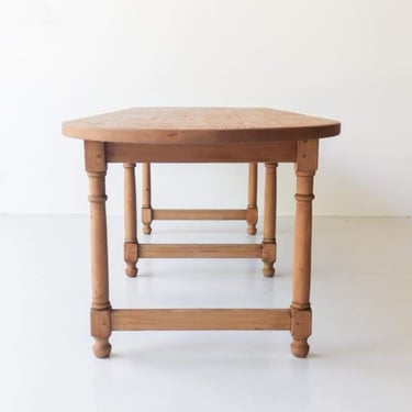 Reclaimed Wood Oval  Farm Table | Floor Sample