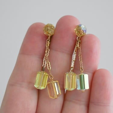 1960s/70s Pale Yellow-Green AB Bead and Gold Chain Dangle Clip Earrings 