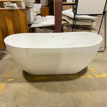 White Freestanding Soaker Bath Tub