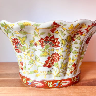 Red, Green and Yellow Asian Styled Scalloped Edge Planter. Vintage Floral Ceramic Cachepot. 