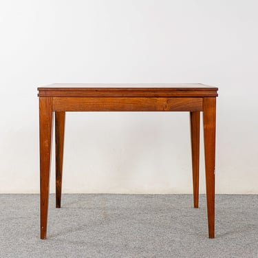 Danish Modern Rosewood Side Table - (D1059) 