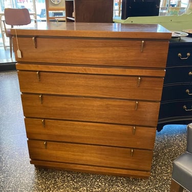 Laminate top 5 drawer mid century chest of drawers 32” x 18” x 38.5”