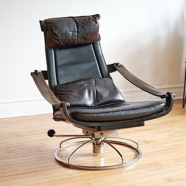 1970s Scandinavian Mid Century Modern Black Leather Relax Chair 