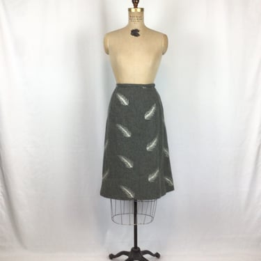 Vintage 50s skirt | Vintage charcoal grey wool Aline skirt | 1950s embroidered feather print skirt 