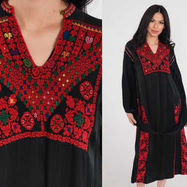Palestinian Thobe Dress 90s Traditional Embroidered Dress Midi Dress Black Red Bird Geometric Hippie Boho Bell Sleeve Vintage 1990s Large L 