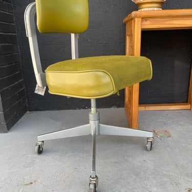 Green Rolling Desk Chair