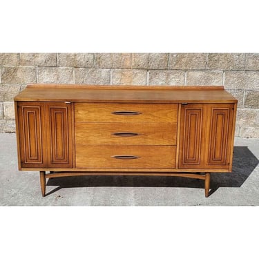 Local Pickup Only - Mid Century Modern 1960's Broyhill Sculptra Dresser Cabinet Credenza Walnut Original Finish Entertainment Center 