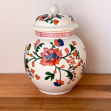 Small Porcelain Floral Ginger Jar. Colorful Small Asian Style Urn. 