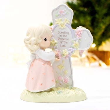 VINTAGE: 1995- Enesco Precious Moments - Little Girl -Standing in the presence of the lord. 163732 Boat- SKU 23-C-000106 