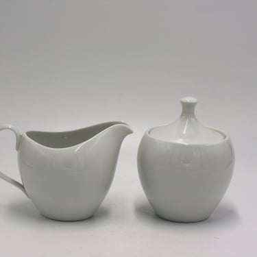 vintage Style House Finesse creamer and sugar 