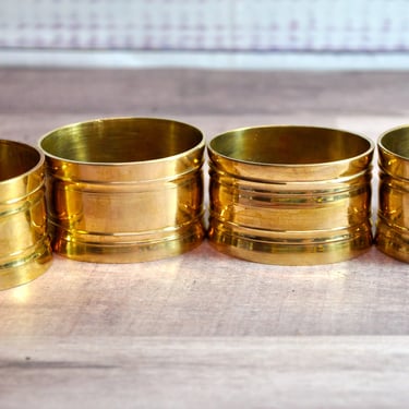 Vintage Solid Brass Napkin Rings 4 Piece Set Table Setting Decor Napkin Holders Vintage Wedding Gift Mid-Century Heavy Brass Like New 