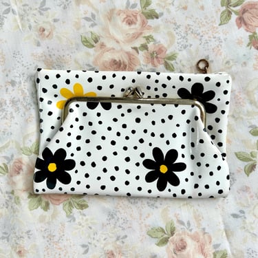 1960's Daisy Coin Purse 