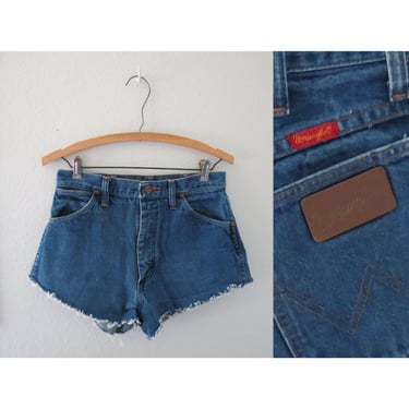 Vintage Wrangler Denim Shorts Women's Cut Off Frayed Jean Short High Waisted Summer Boho Festival Dark Wash Size Small 28