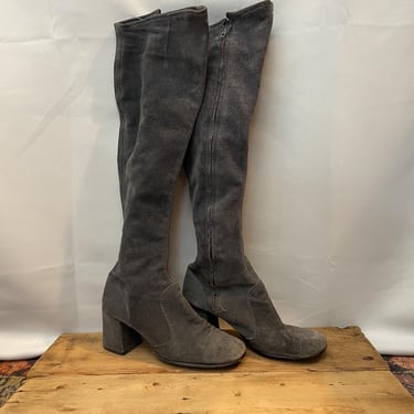 1960s Vintage Go Go Boots Grey Gray Suede Knee High Block Heel 6 