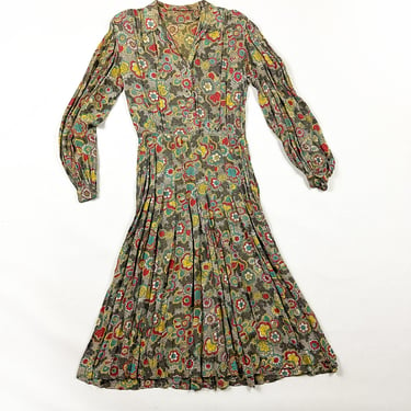 1940s Gray Multicolor Paisley Floral Stripe Cold Rayon Day Dress / Primary Colors / 26 Waist / Small / Rare / S / Clear Oversize Buttons 
