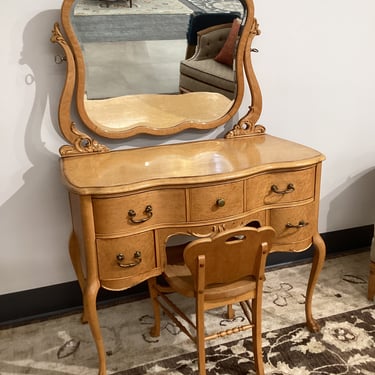 Birdseye Maple Vanity w/ Mirror