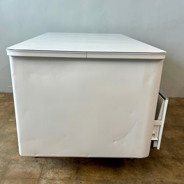 1960s Single Pedestal Tanker Desk in Gloss White Powder Coat Finish