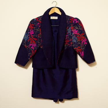 1980s Women's Silk 2 Piece Navy Skirt & Blazer Set — Asian Inspired, Made of Thai Silk — Size Small 
