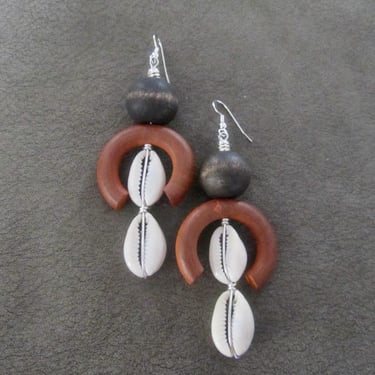 Bold chunky cowrie shell and brown wooden earrings 4 