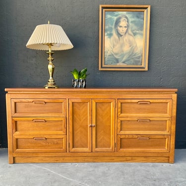 Broyhill 80s Oak Dresser And / or Mirror