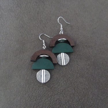 Carved wooden ethnic earrings green silver 