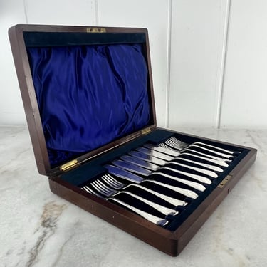 Antique  Fish Cutlery, Six Knives, Six Forks, Silver plated likely Thomas Turner Scottish rosewood box, for serving fish dinner vintage gift 