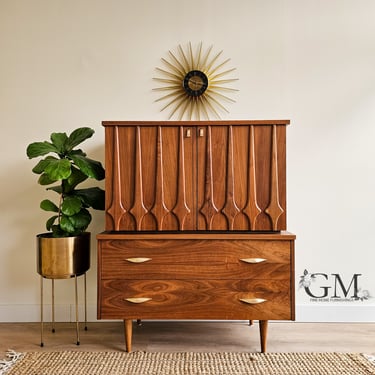 Restored Young Manufacturing Mid-century Modern Highboy ***please read ENTIRE listing prior to purchasing SHIPPING is NOT free 