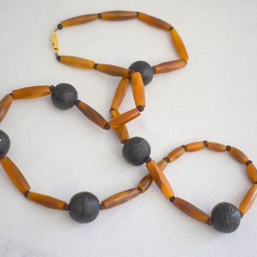 1970s/80s Horn Bead Necklace 