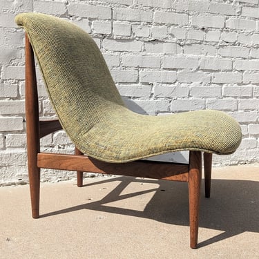 Mid Century Modern Scoop Chair 