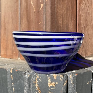 Art Glass Blue Swirling Bowl Vintage Craft Artisan Dish Trinket Change Post Modern 