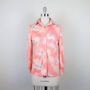 Vintage 1970s dagger collar polyester top, blouse, shirt, women's, floral 