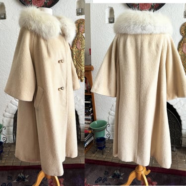 Lush Vintage "Lilli Ann" 1950's / 60's Winter White  Designer Swing Coat with Fur Collar  -- size Large / X Large 