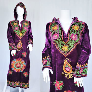 Hooded 1970's Purple Rayon Velvet Embroidered Indian Caftan Maxi Dress Robe I Sz Med 