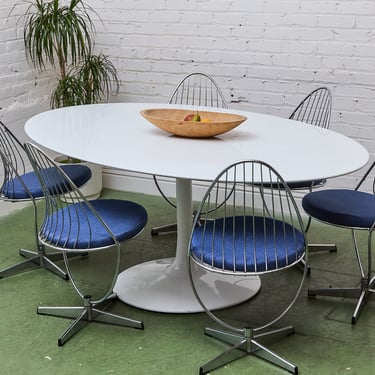 Daisy Oval Dining Table in All White