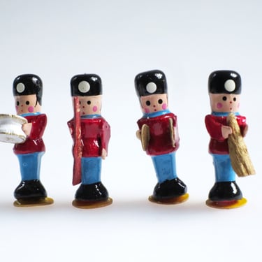 8 Vintage Micro Miniature Soldiers, 1:144  Royal Guardsmen Figures, Teeny Tiny Soldiers 