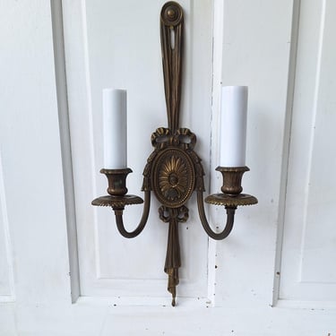 MCM Vintage Brass Bow Sconce, Mid Century Sconce, Vintage Wall Light, Brass Candelabra, 1950s Wall Sconce, Vintage Brass Sconce 112102 