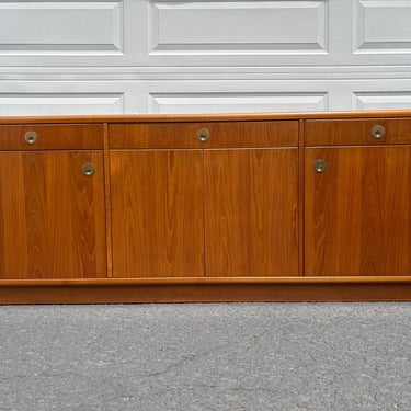 Mod Century Danish Modern D-Scan Teak And Brass Credenza Server 
