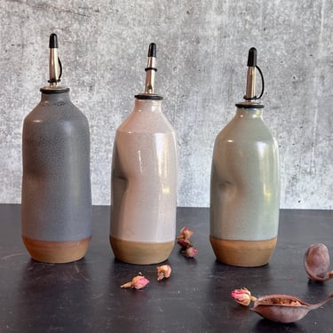 Medium Ceramic oil bottle, olive oil and Vineager set, Oil dispenser cruet, housewarming gift, wedding gift 