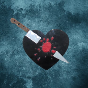 Bloody Knife Hair Clip Heart Shaped Gothic Horror Spooky Scary Barrette 